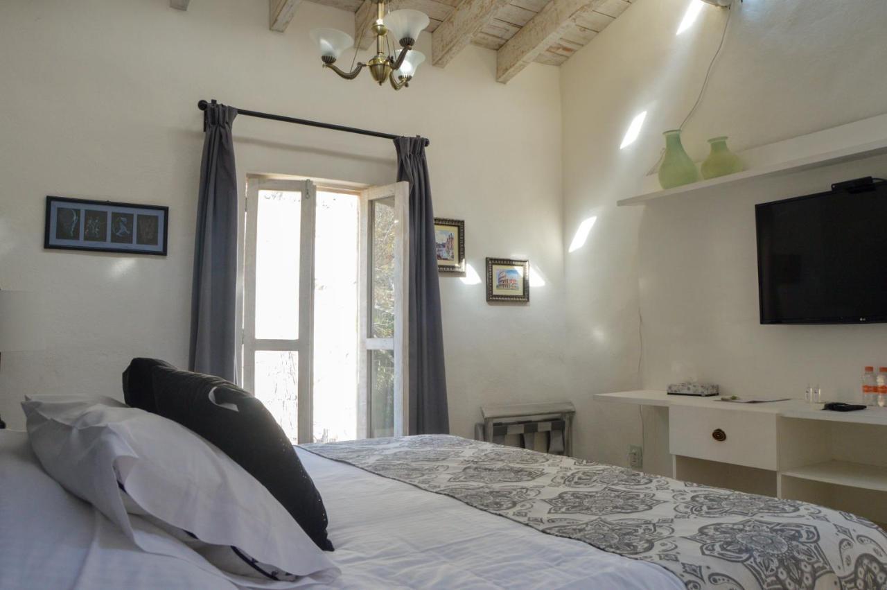 Hotel De Piedra Bernal Esterno foto