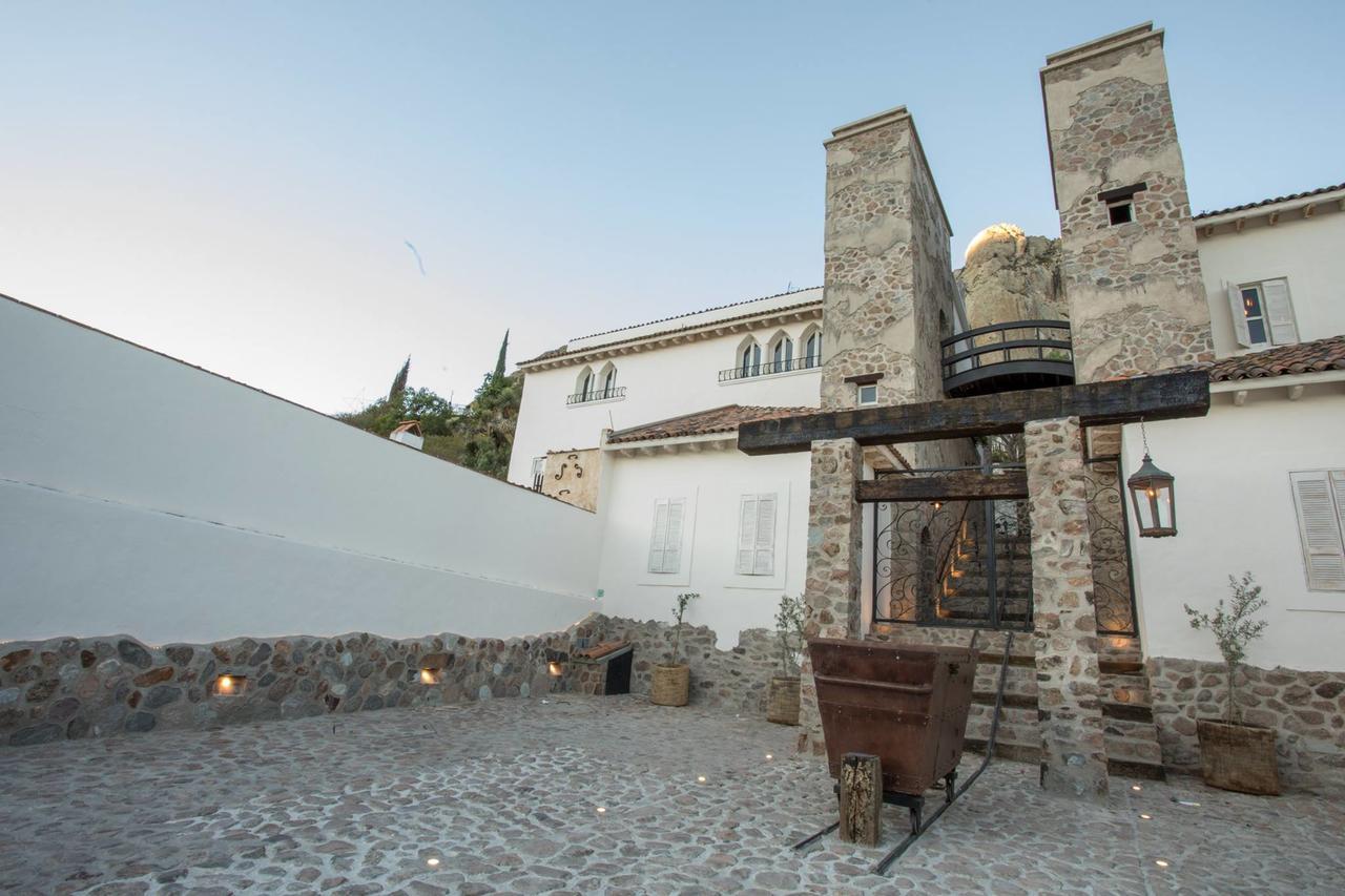 Hotel De Piedra Bernal Esterno foto