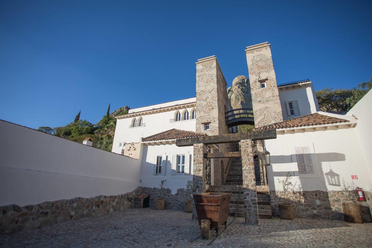 Hotel De Piedra Bernal Esterno foto